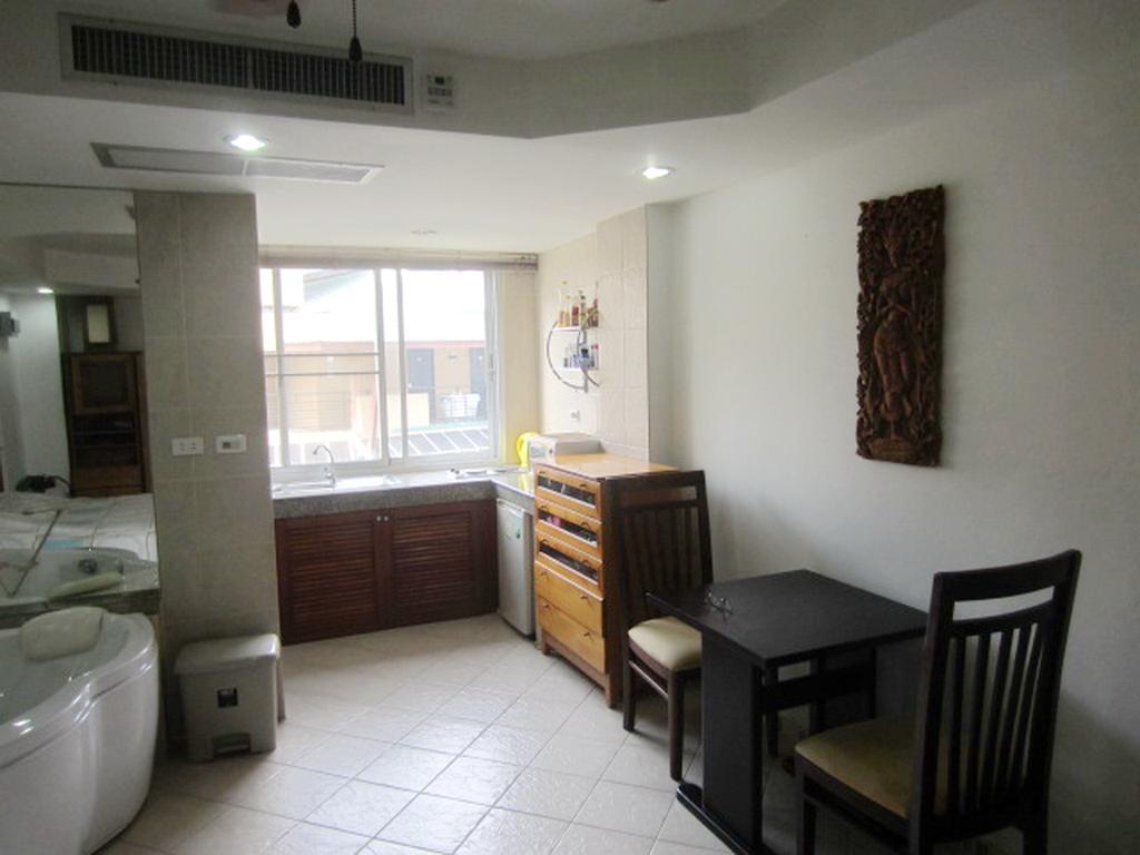 Dao Studio Apartments Patong Exteriör bild